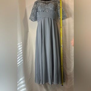 Elegant grayish Blue Women's Dress mid sleeve 52 inches long size 12 ￼